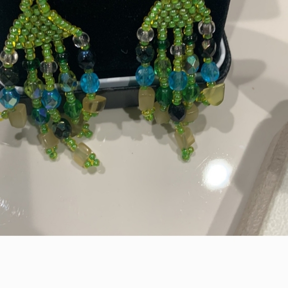 Green necklace, bracelet, earrings - Picture 2 of 10